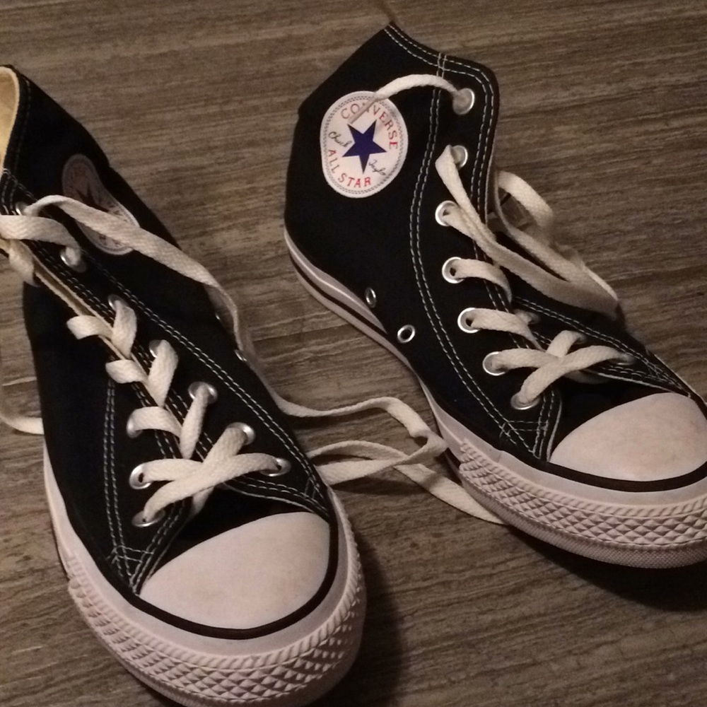 Converse hi tops. Never worn